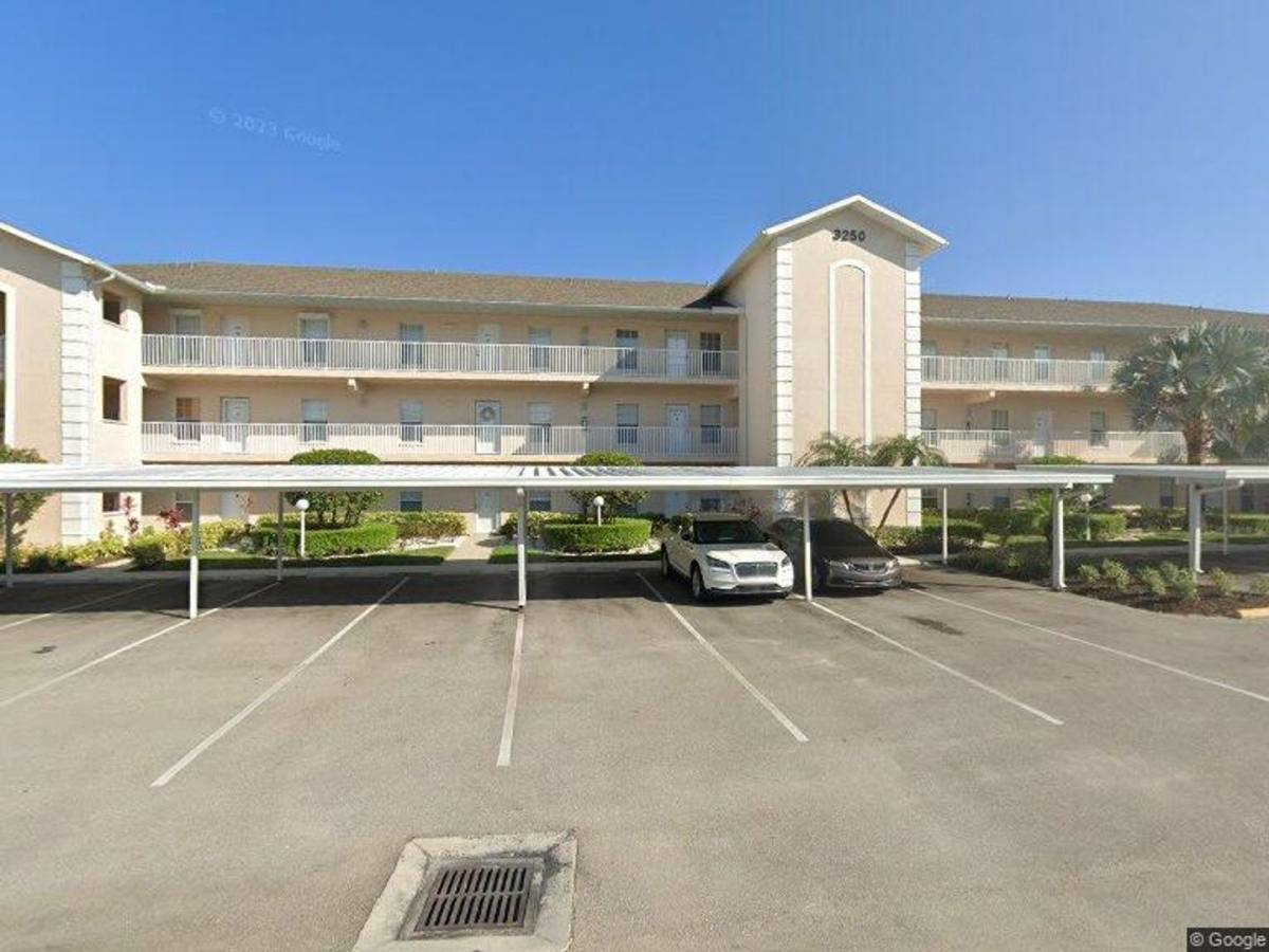 Condo for rent at 3250 Cypress Glen Way, Naples, FL 34109