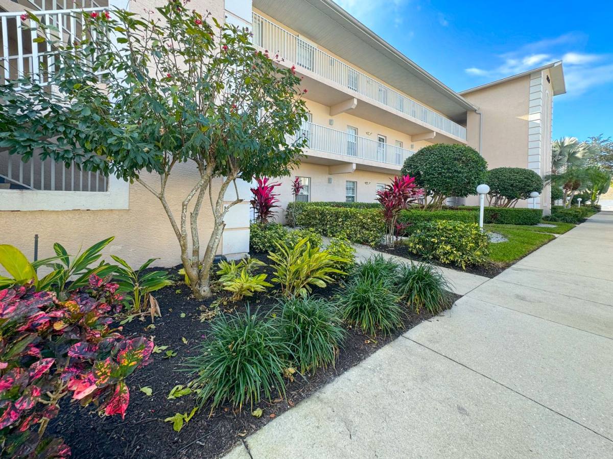 Condo for rent at 3250 Cypress Glen Way, Naples, FL 34109