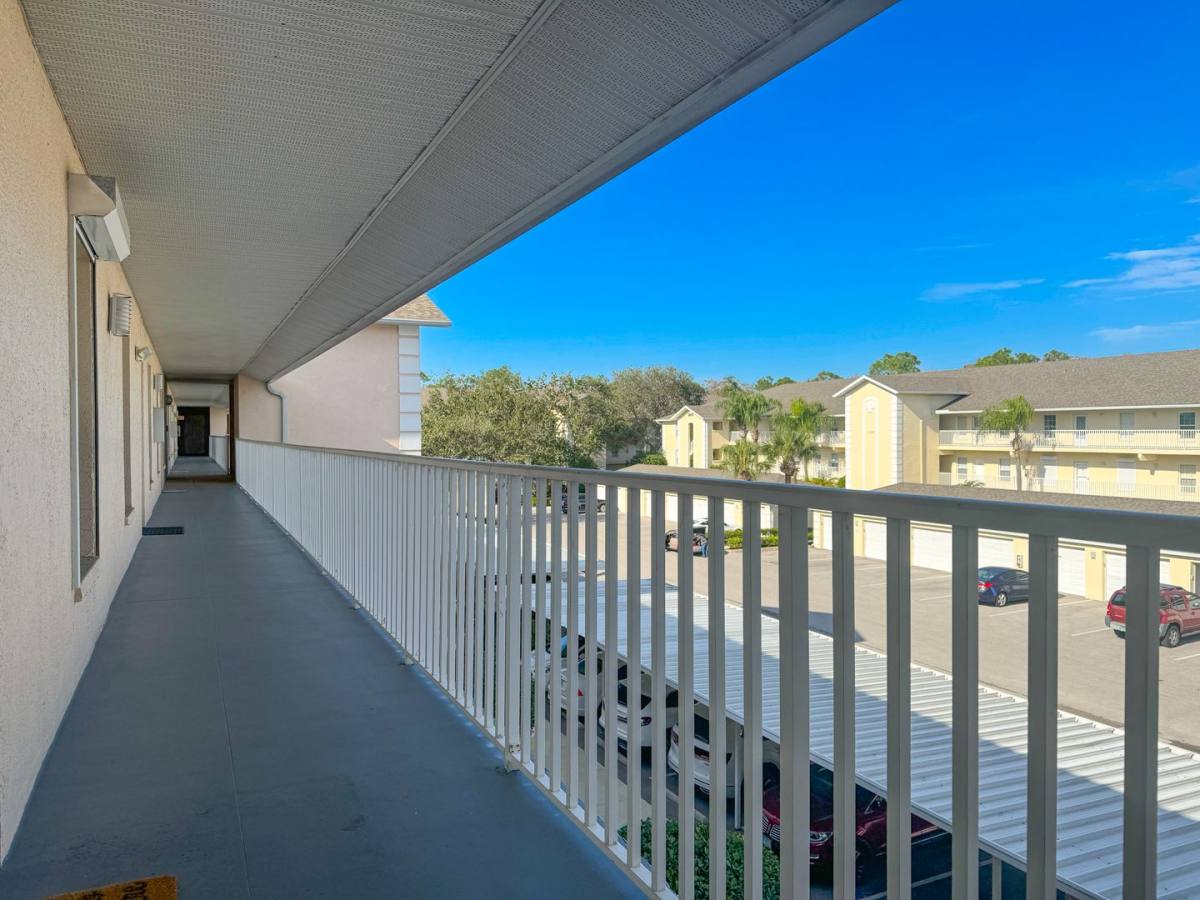 Condo for rent at 3250 Cypress Glen Way, Naples, FL 34109