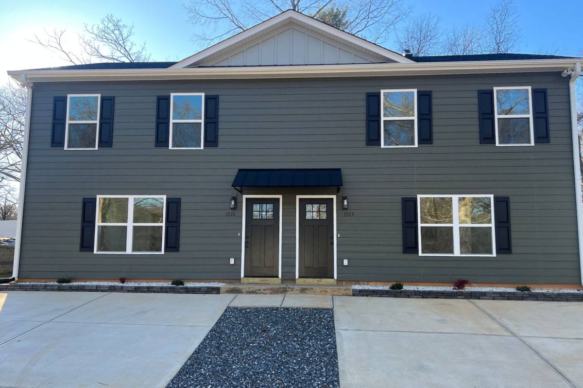 Townhouse for rent at 4th St Dr NE, Hickory, NC 28601