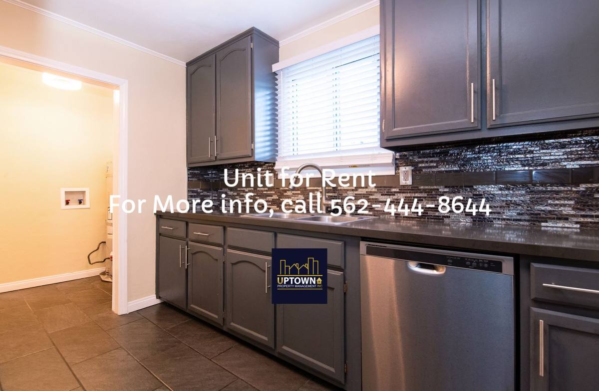 Townhouse for rent at 2115-2117 103rd Place, Los Angeles, CA 90047