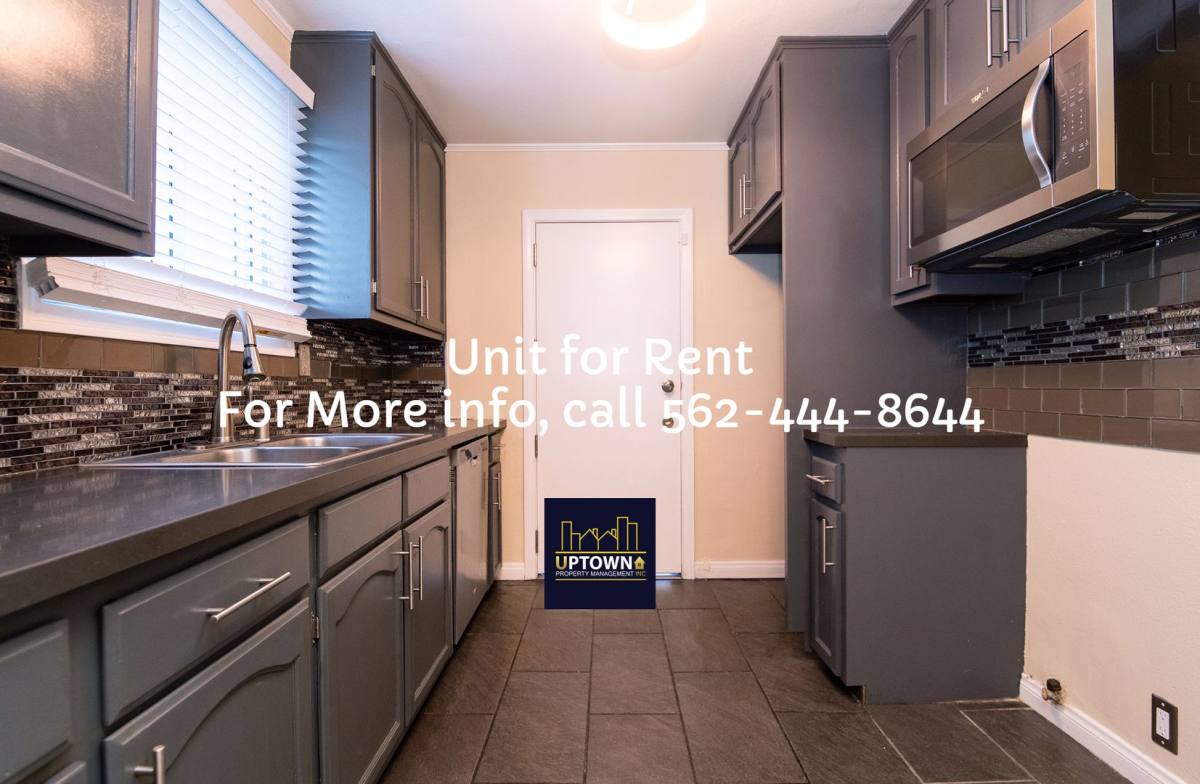 Townhouse for rent at 2115-2117 103rd Place, Los Angeles, CA 90047