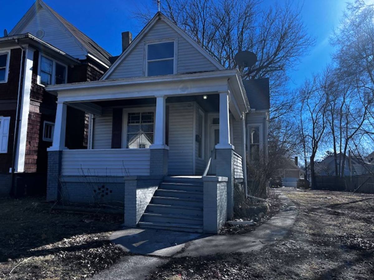 House for rent at 308 E Archer Ave, Peoria, IL 61603