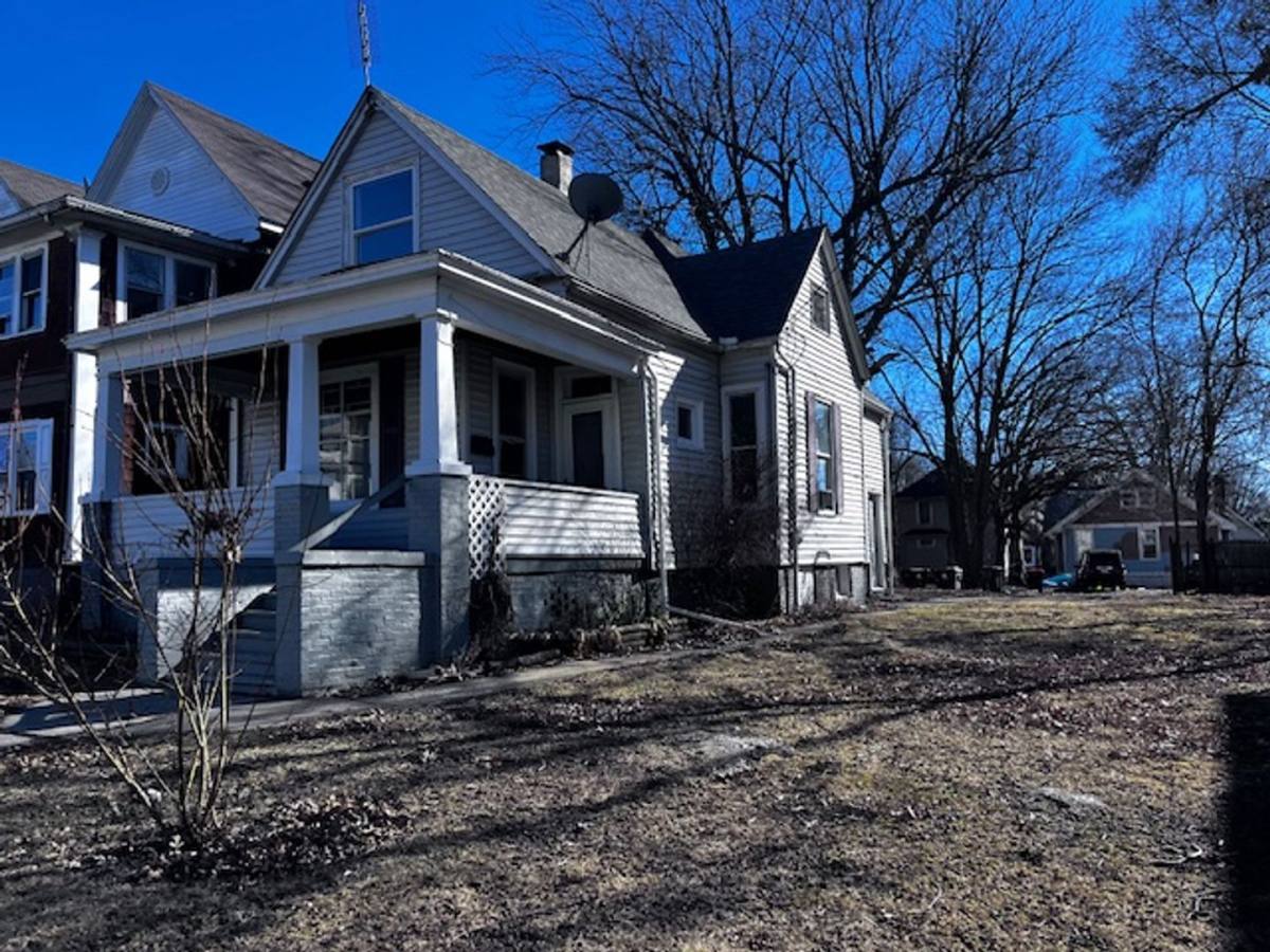 House for rent at 308 E Archer Ave, Peoria, IL 61603