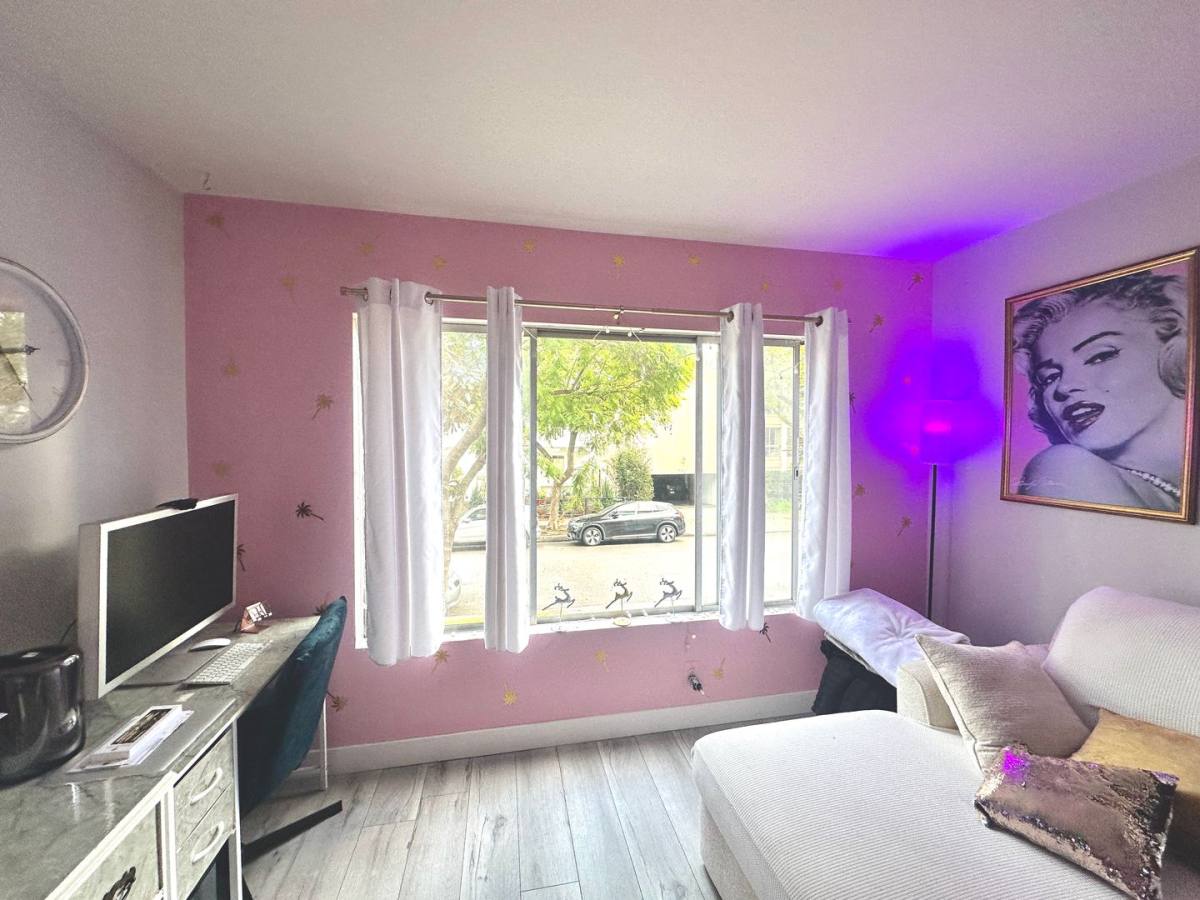Apartment for rent at 231 N La Peer Dr, Beverly Hills, CA 90211