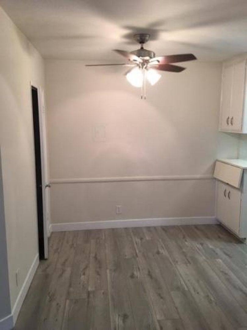 Apartment for rent at 231 N La Peer Dr, Beverly Hills, CA 90211