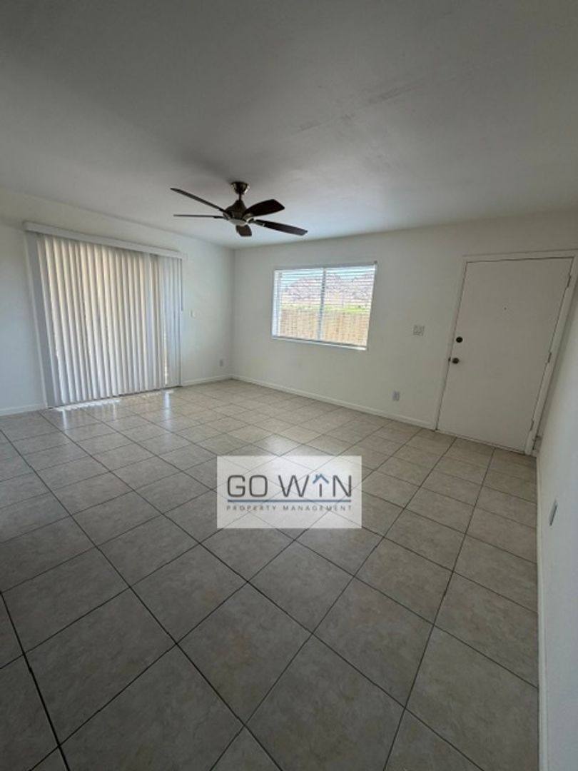 Apartment for rent at 1111 E Butler Dr, Phoenix, AZ 85020