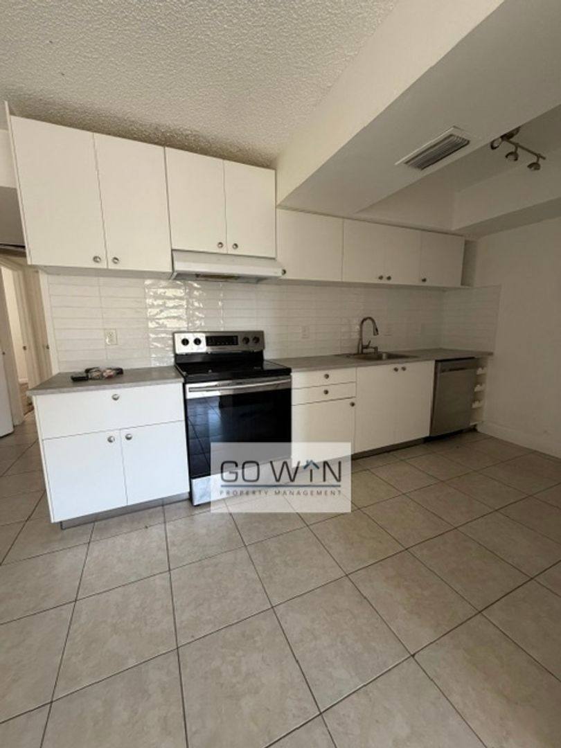 Apartment for rent at 1111 E Butler Dr, Phoenix, AZ 85020