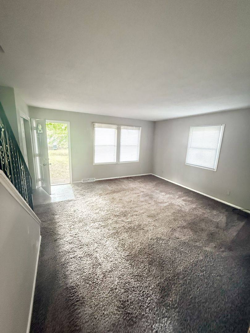 Apartment for rent at 1213 E Ave S, La Crosse, WI 54601