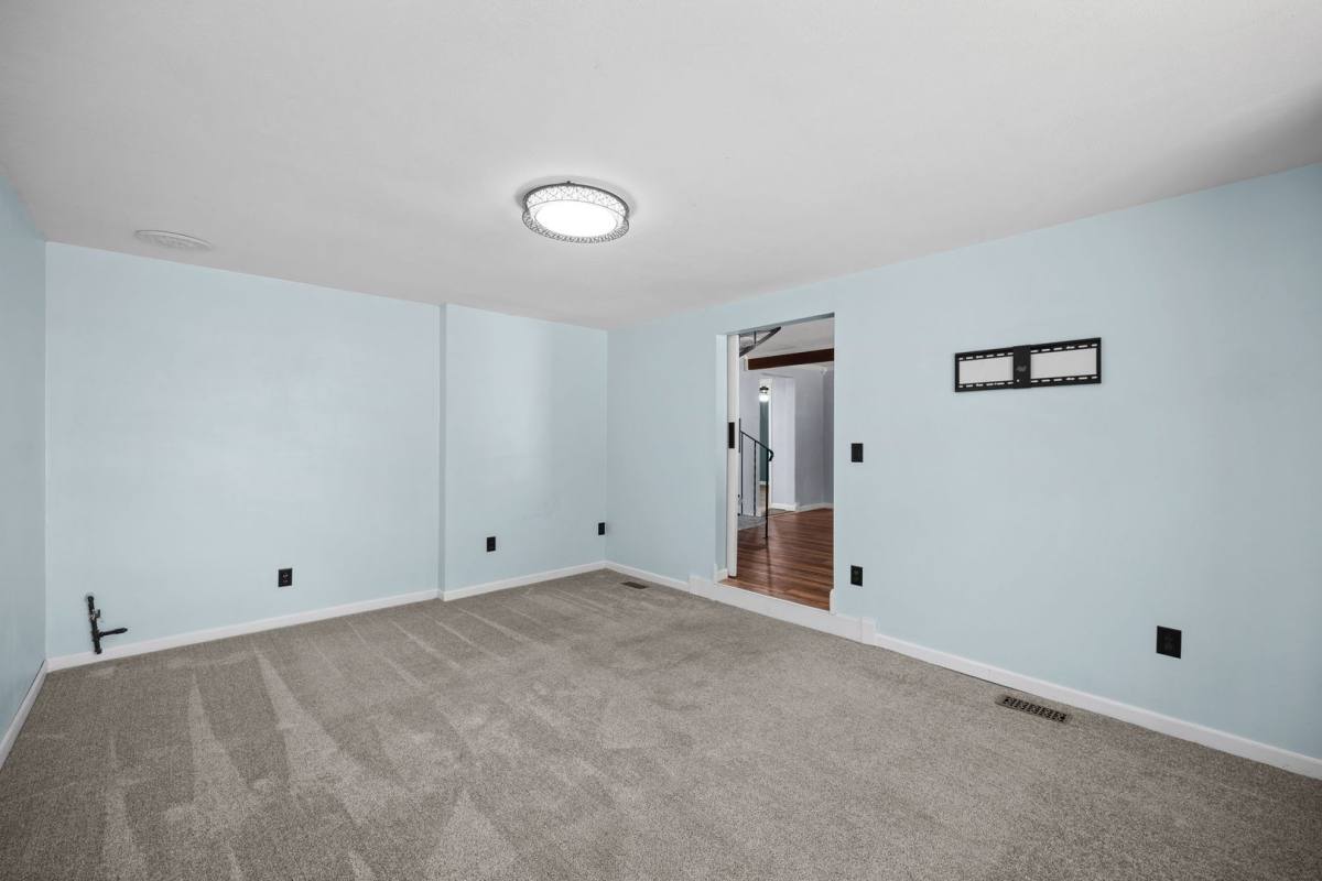House for rent at 1504 E Queen Ave, Spokane, WA 99207