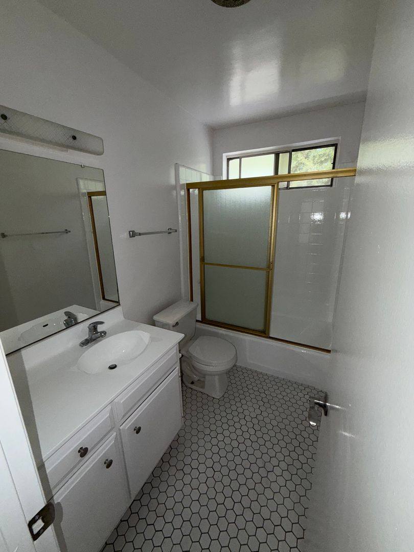 Apartment for rent at 3739 Delmas Terrace, Los Angeles, CA 90034
