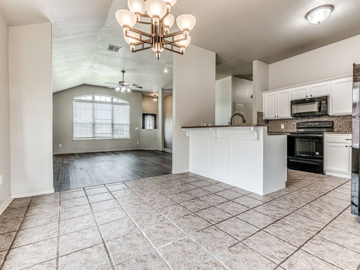House for rent at 21862 Meadow Mist Court, Edmond, OK 73012