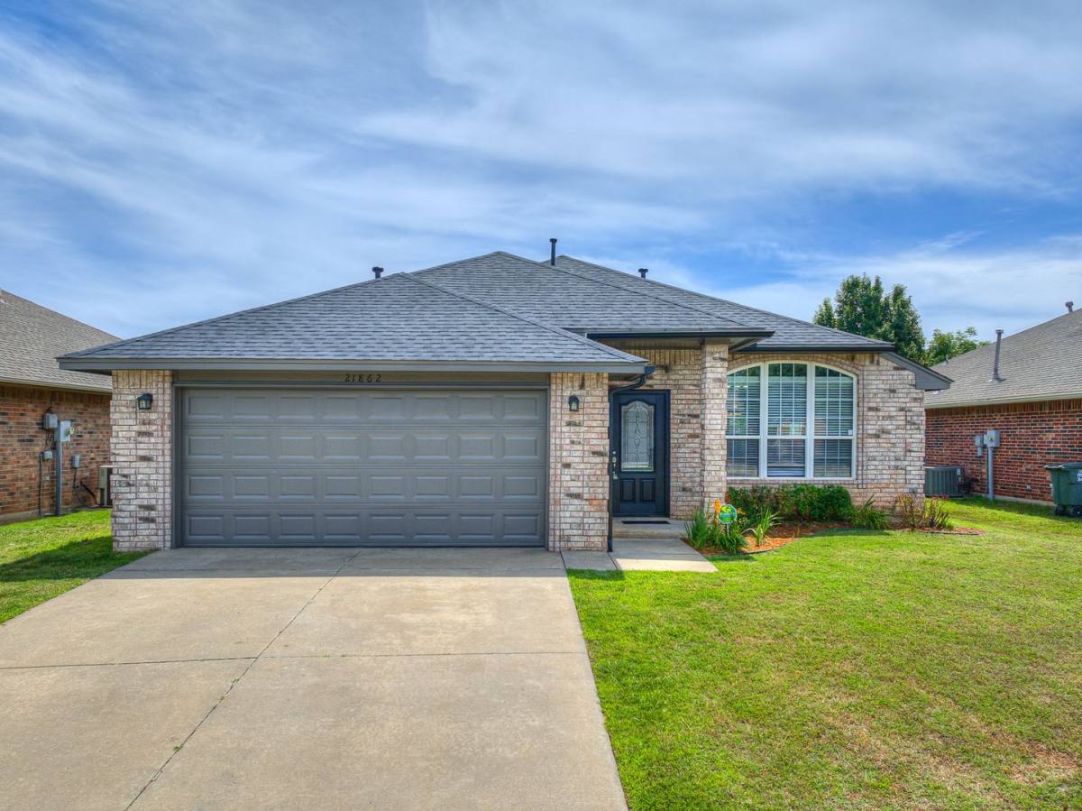 House for rent at 21862 Meadow Mist Court, Edmond, OK 73012