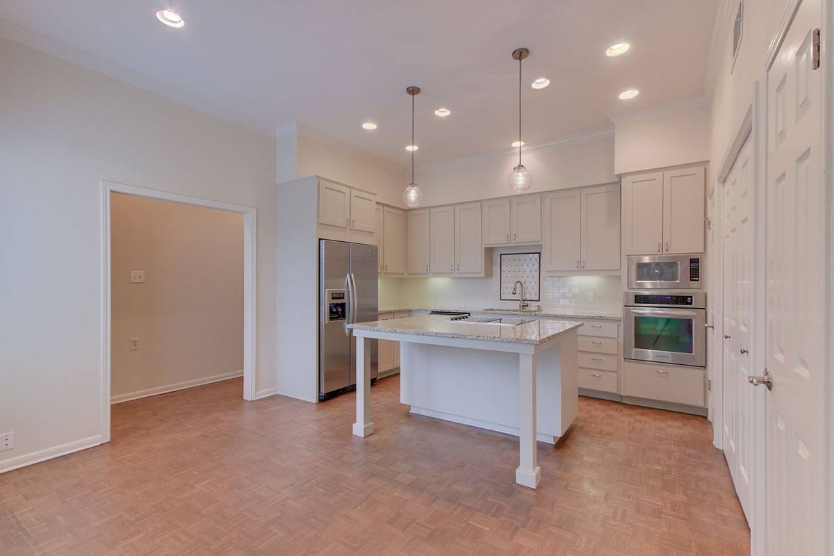 House for rent at 4231 Westlake Dr, Austin, TX 78746