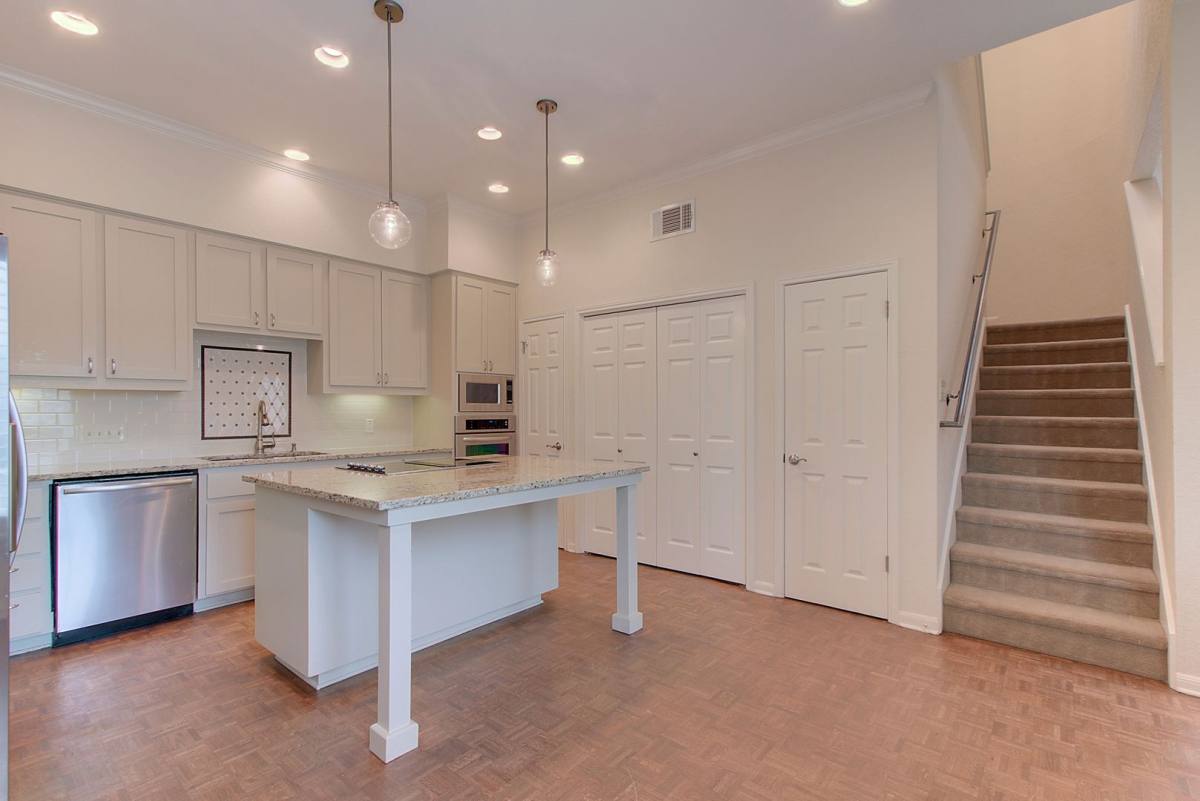 House for rent at 4231 Westlake Dr, Austin, TX 78746