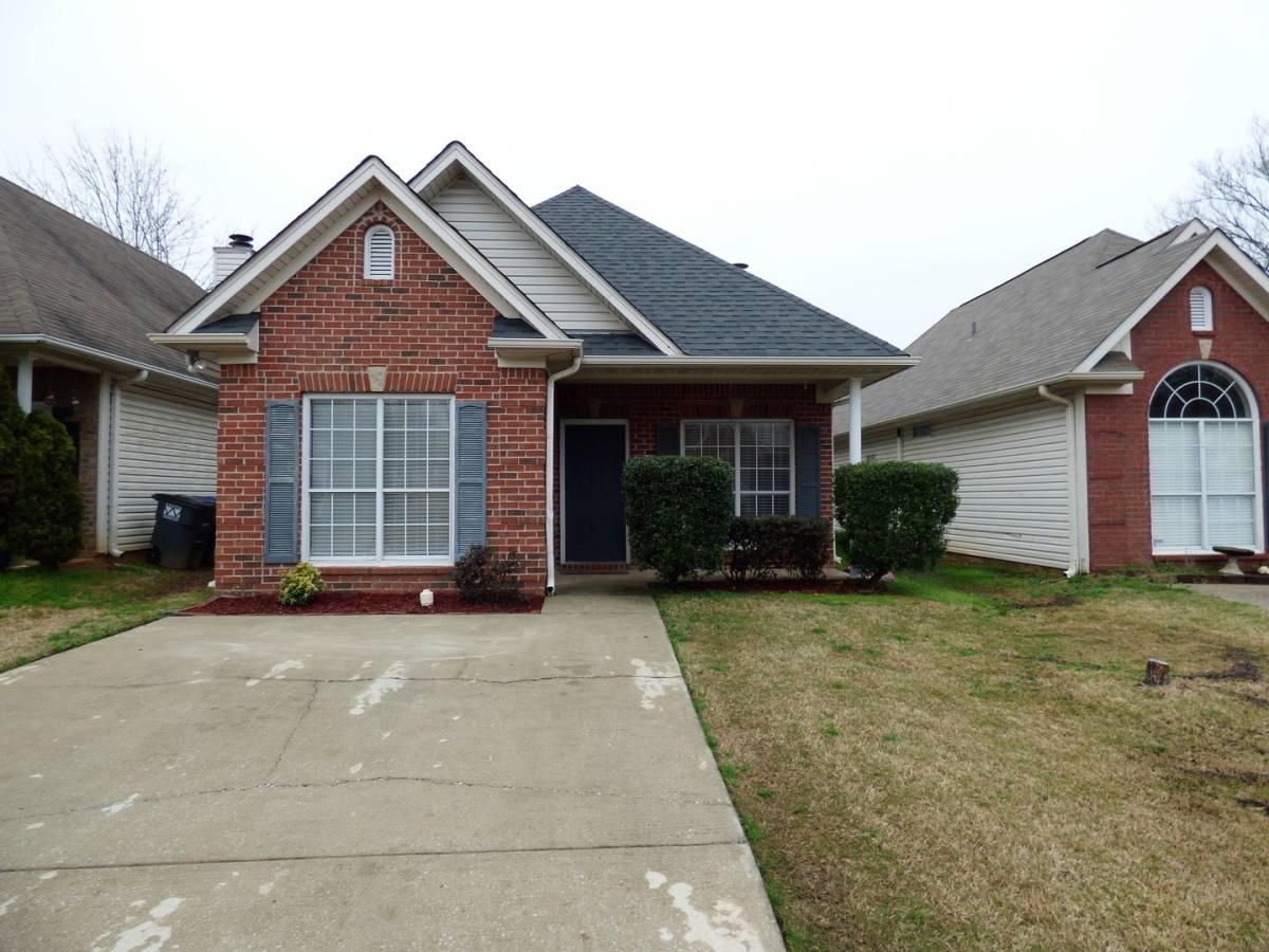 House for rent at 9014 Brookline Lane, Helena, AL 35080