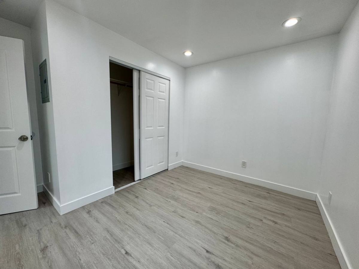 Apartment for rent at 2203 1 2 S Sycamore Ave, Los Angeles, CA 90016