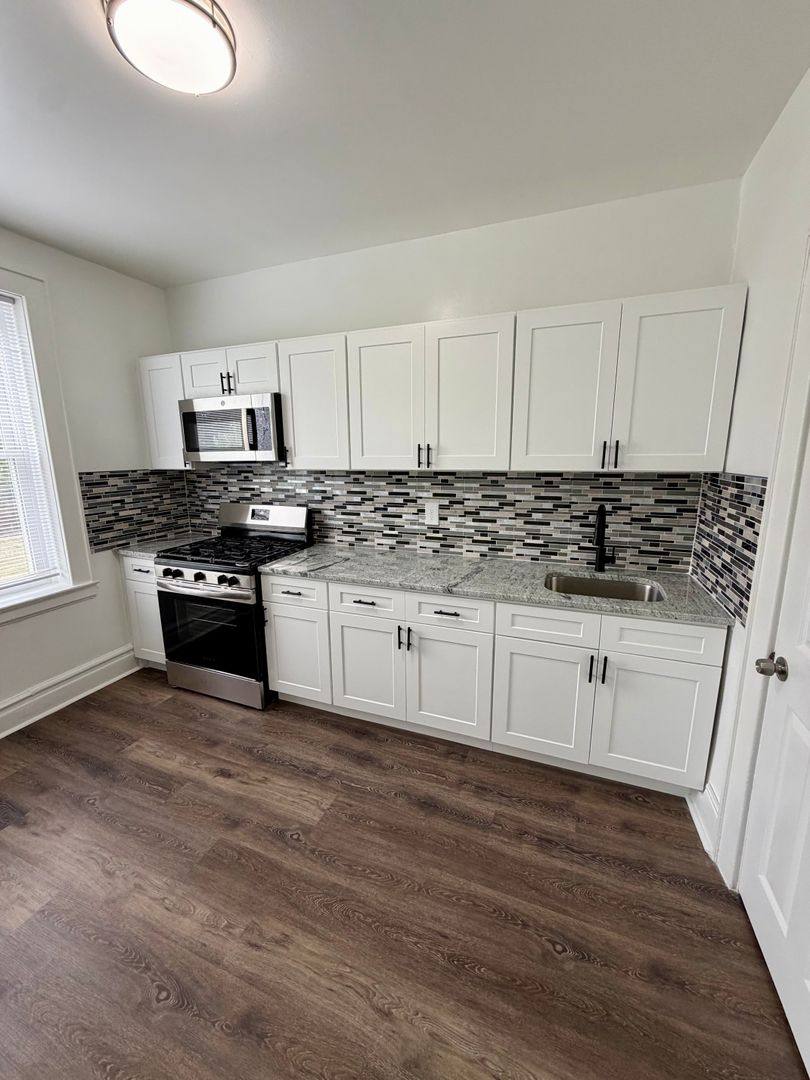 Apartment for rent at 33 Ampere Plaza, East Orange, NJ 07017