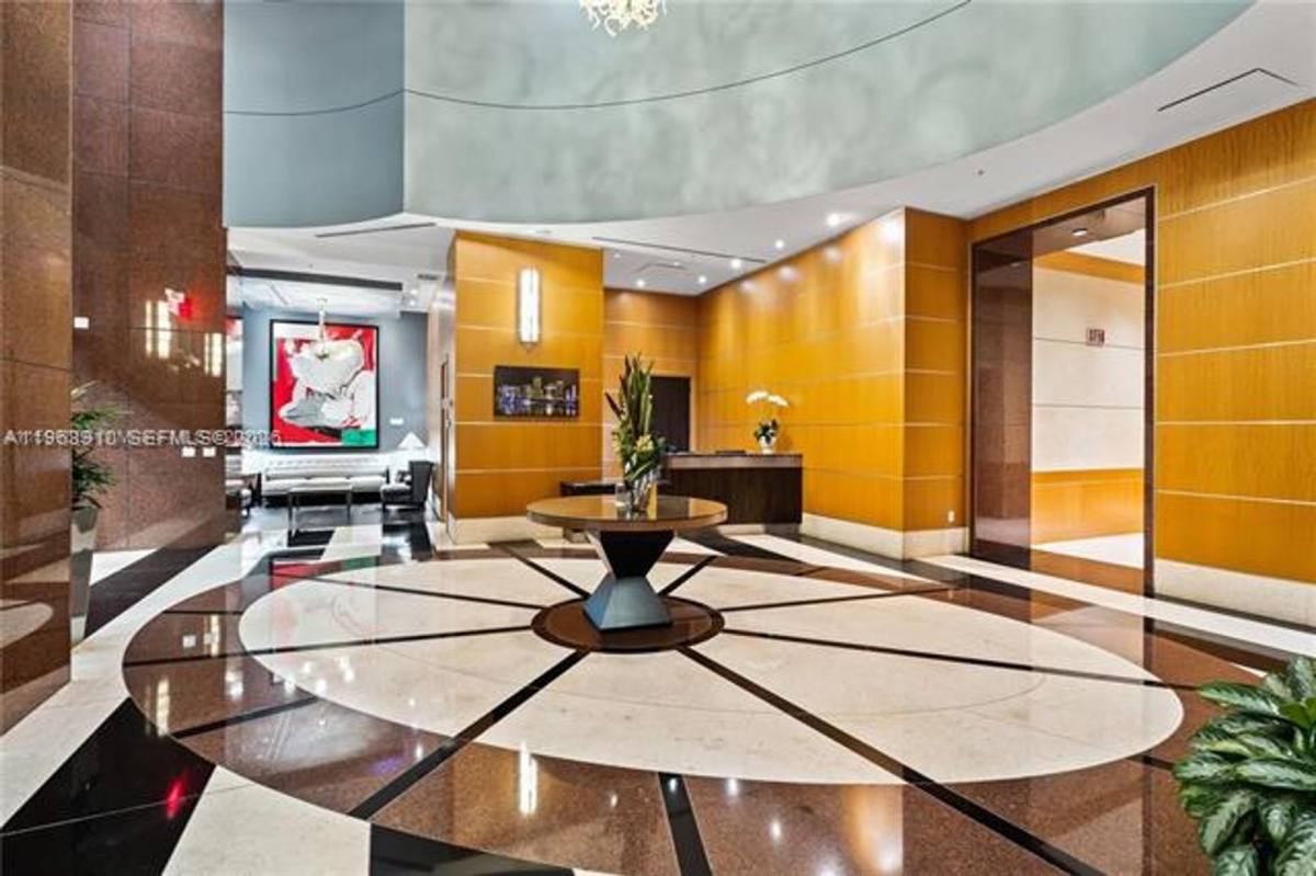 Apartment for rent at 253 NE 2nd St, Miami, FL 33132