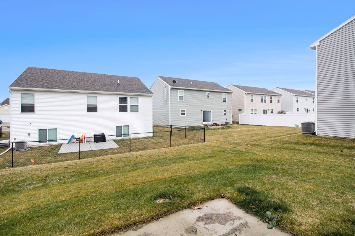 House for rent at 372 White Pine Court, Belding, MI 48809