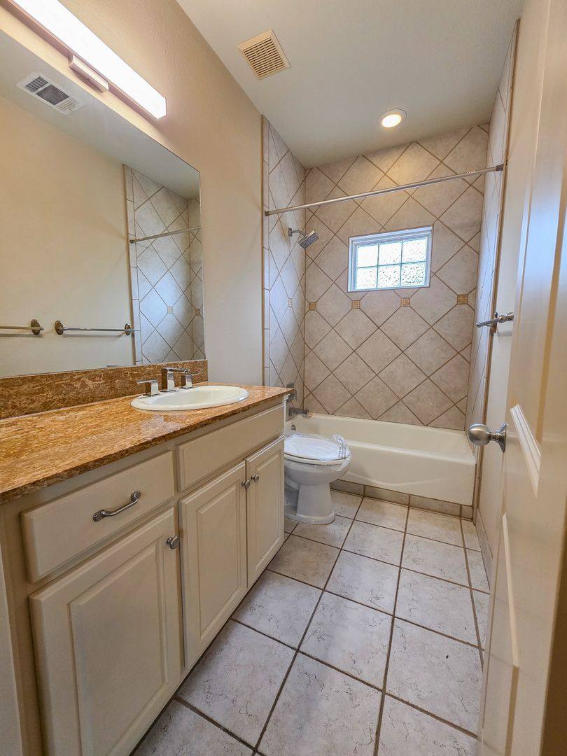 Apartment for rent at 4515 Ave G, Austin, TX 78751