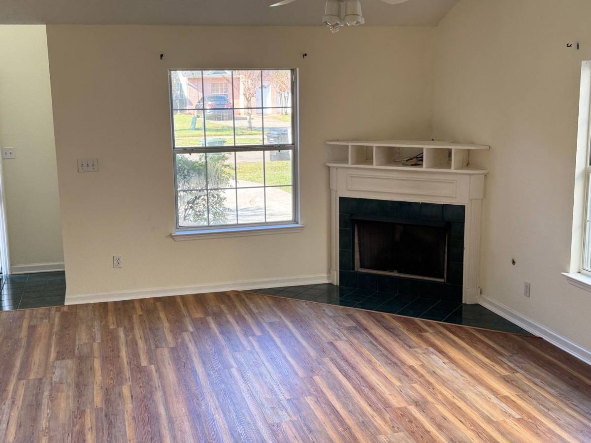 Townhouse for rent at 2511 Golden Park Lane, Tallahassee, FL 32303
