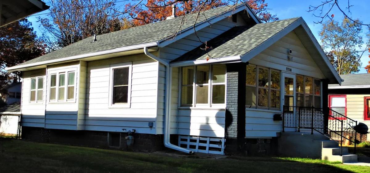 House for rent at 1718 22nd St, Des Moines, IA 50310