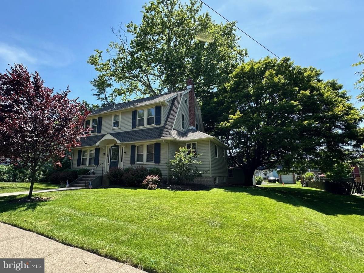 Apartment for rent at 194 Shewell Ave, Doylestown, PA 18901