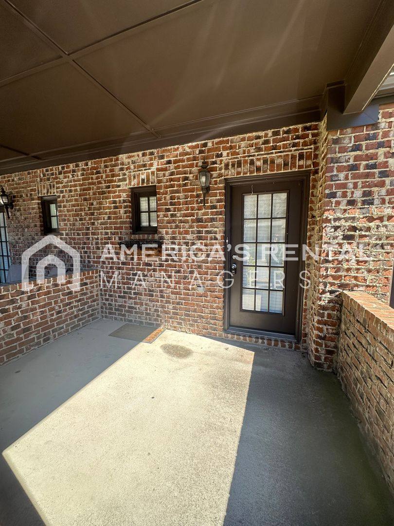 Townhouse for rent at 2358 Acton Park Circle, Birmingham, AL 35243