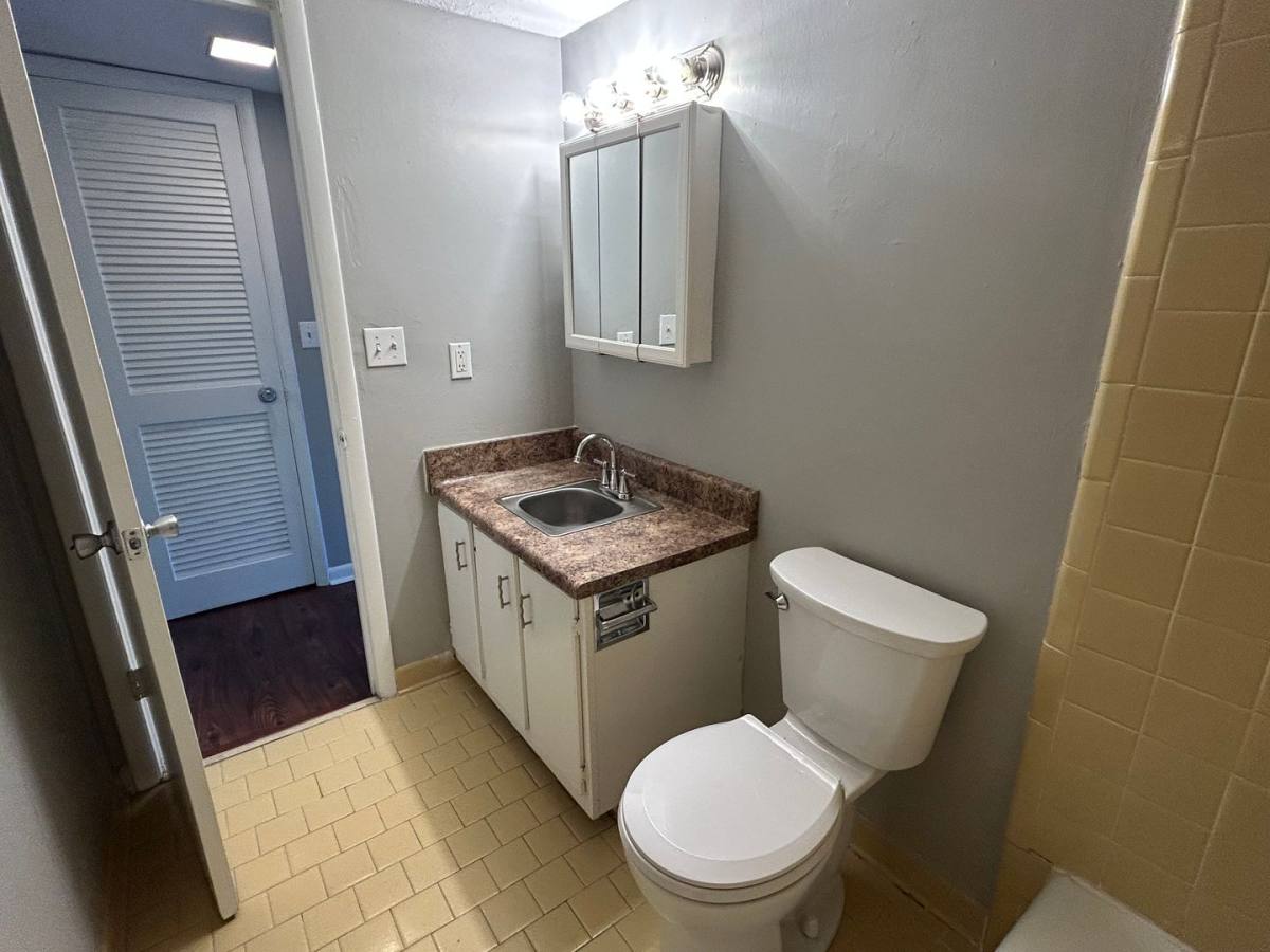 Apartment for rent at 2704 Hanover Circle, Birmingham, AL 35205