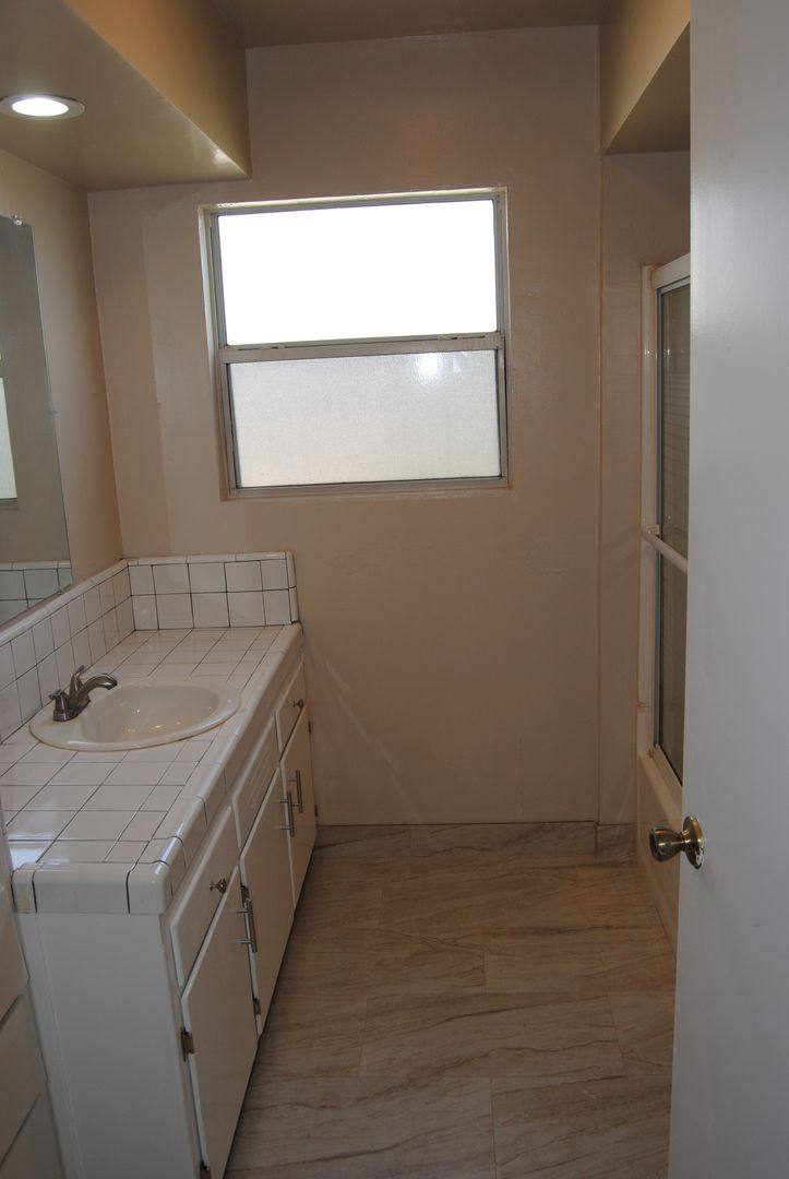 House for rent at 8817 Butternut Ave, Bakersfield, CA 93306
