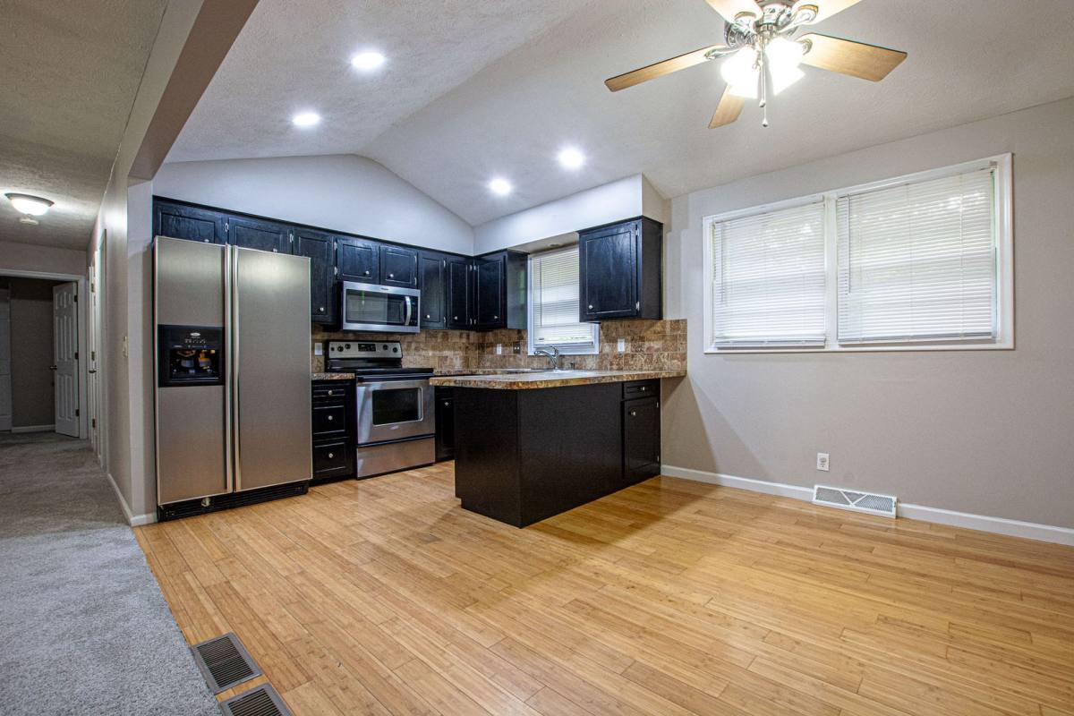 House for rent at 9123 Berry St, Omaha, NE 68127