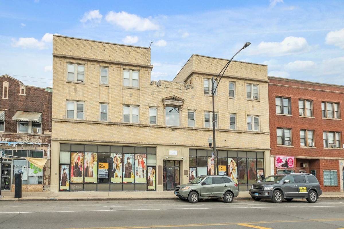 Apartment for rent at 3108-10 W 63rd St, Chicago, IL 60629
