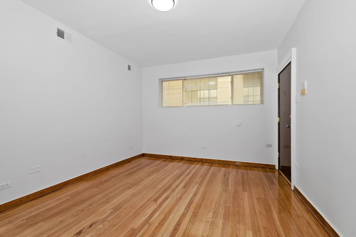 Apartment for rent at 3108-10 W 63rd St, Chicago, IL 60629
