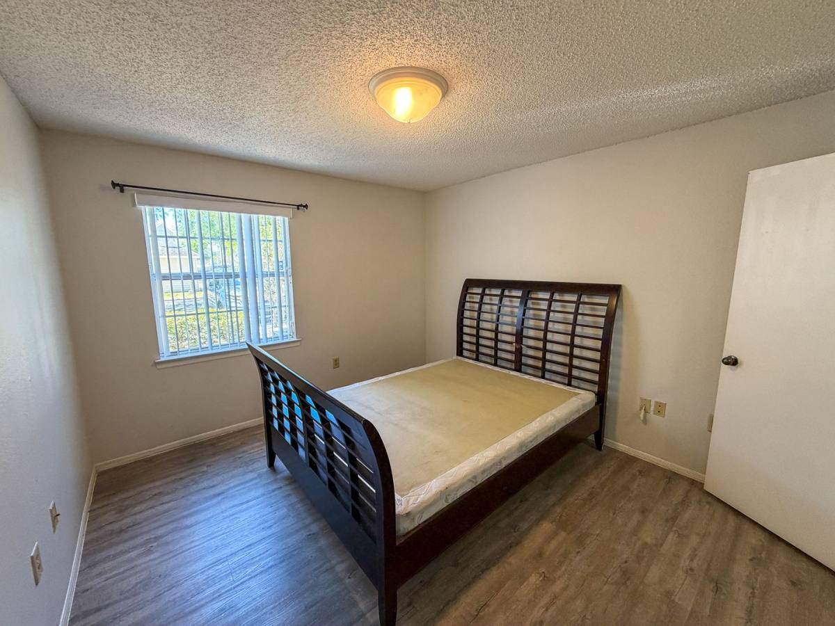 Condo for rent at 3705 SW 27th St #415, Gainesville, FL 32608