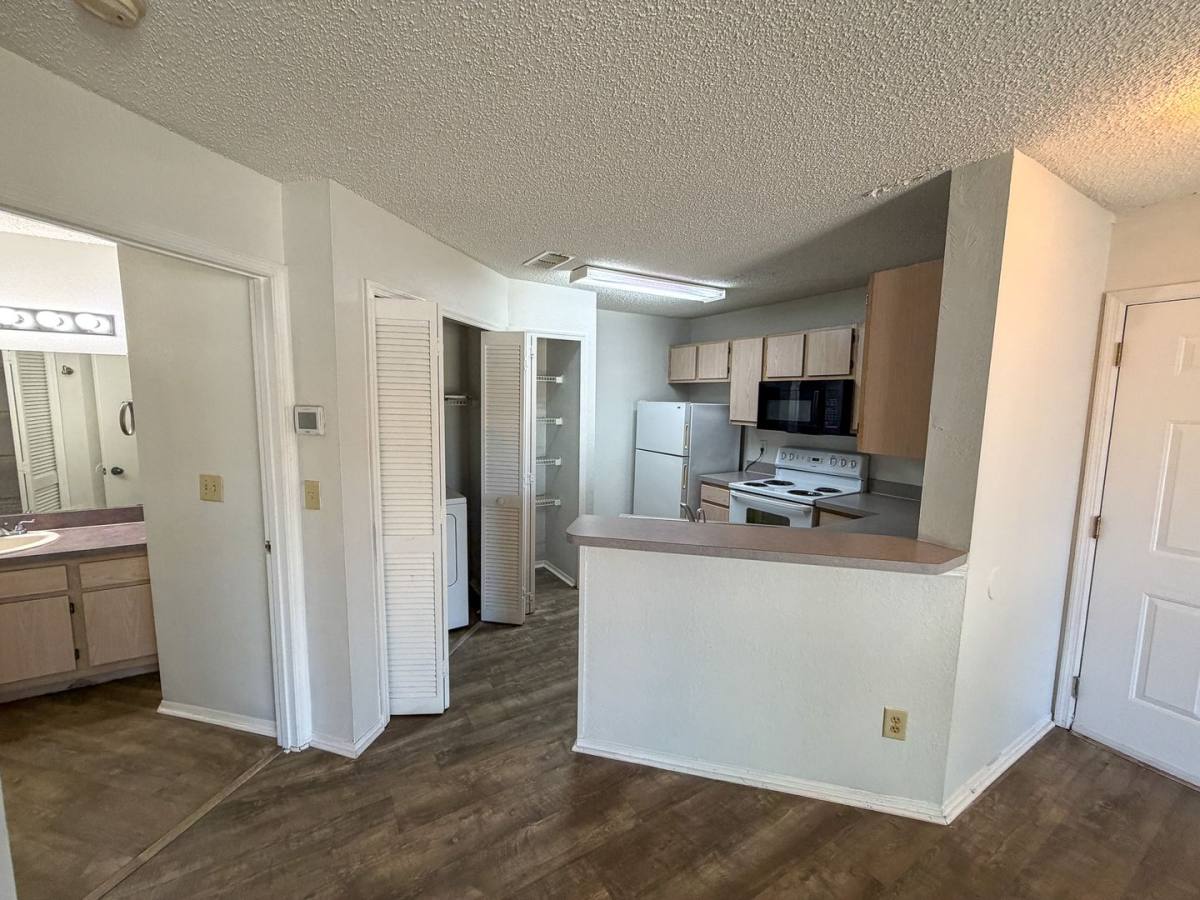 Condo for rent at 3705 SW 27th St #415, Gainesville, FL 32608