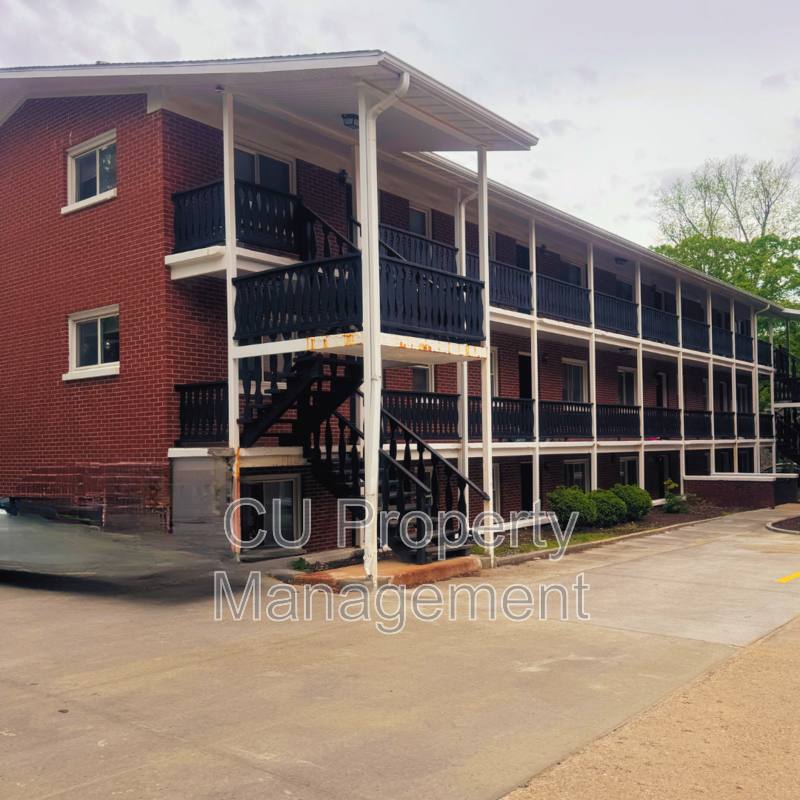 Apartment for rent at 711 W Church St, Champaign, IL 61821