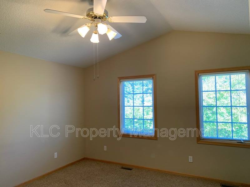 Townhouse for rent at 1215 52nd St #1007, West Des Moines, IA 50265