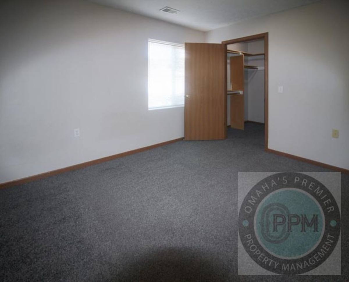 Apartment for rent at 8003 S 48th St, Omaha, NE 68157