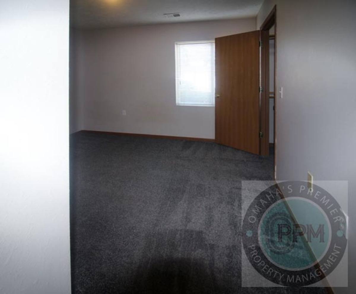 Apartment for rent at 8003 S 48th St, Omaha, NE 68157