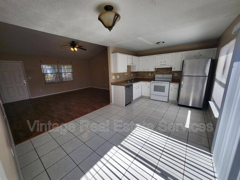 House for rent at 905 Old Field Dr, Brandon, FL 33511