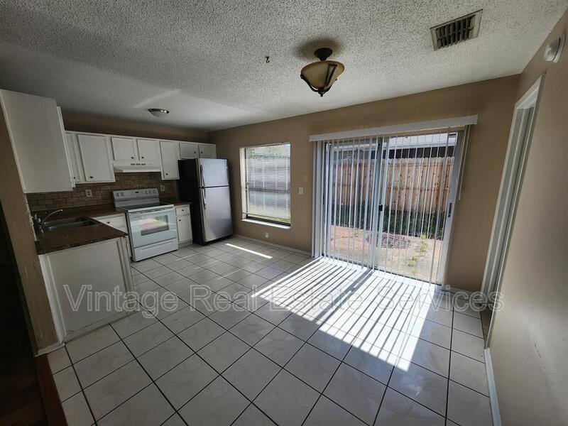 House for rent at 905 Old Field Dr, Brandon, FL 33511