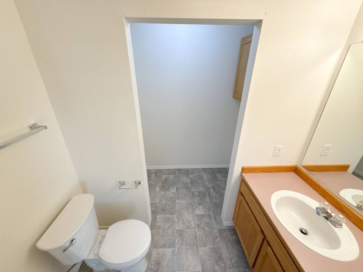 Apartment for rent at 5481-5483-5485-5487 Glenridge Way, Klamath Falls, OR 97603