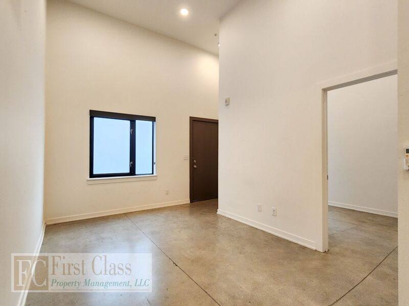 Apartment for rent at 3334 SE Belmont St #104, Portland, OR 97214