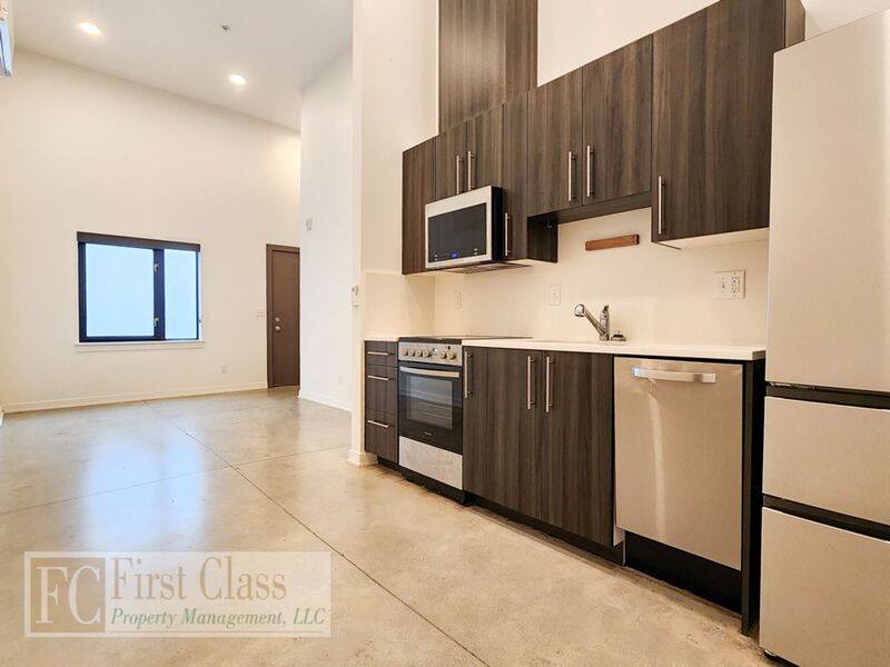 Apartment for rent at 3334 SE Belmont St #104, Portland, OR 97214