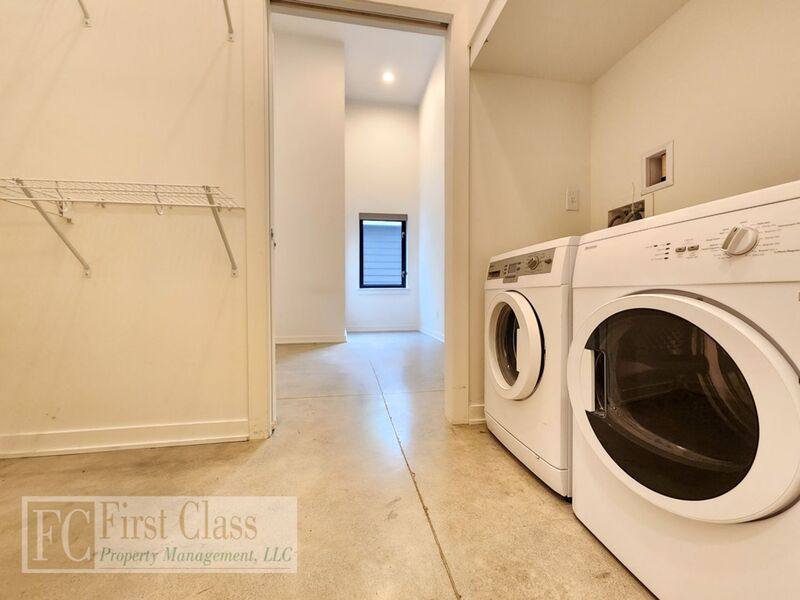 Apartment for rent at 3334 SE Belmont St #104, Portland, OR 97214