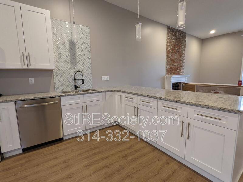 Townhouse for rent at 2206 Blendon Place, Saint Louis, MO 63143