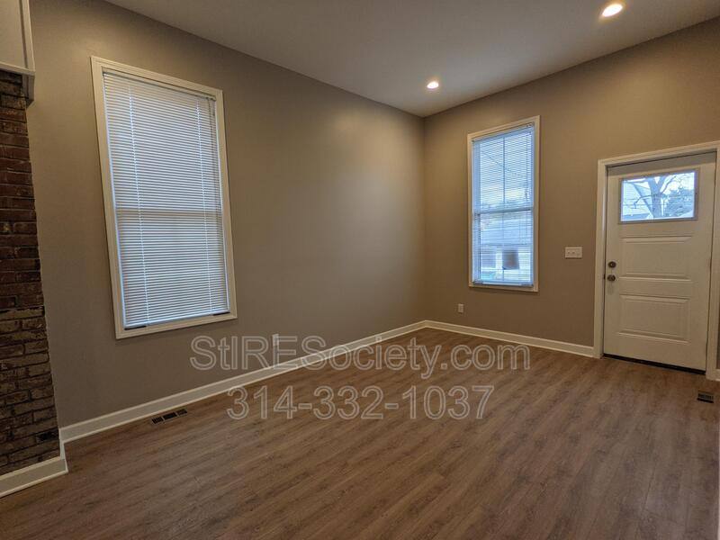 Townhouse for rent at 2206 Blendon Place, Saint Louis, MO 63143