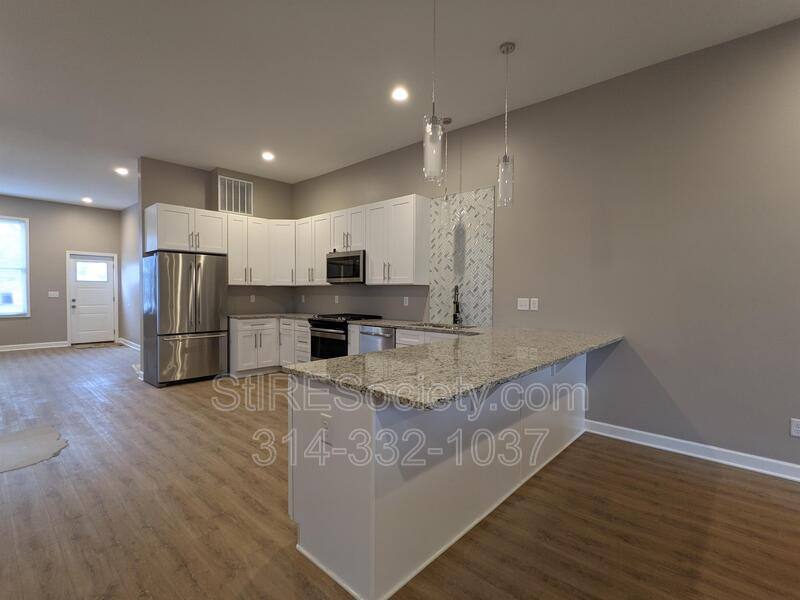 Townhouse for rent at 2206 Blendon Place, Saint Louis, MO 63143