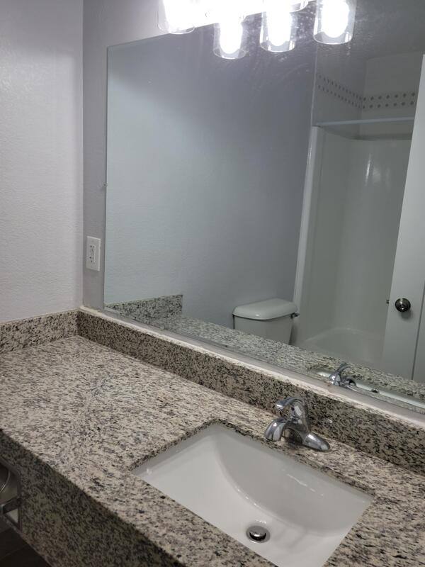 Apartment for rent at 205 Oskaloosa St #207, Pella, IA 50219